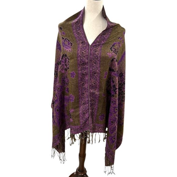 NWOT Purple and Olive Pashmina Reversible Poncho with Fringe and Floral Pattern - Picture 2 of 5